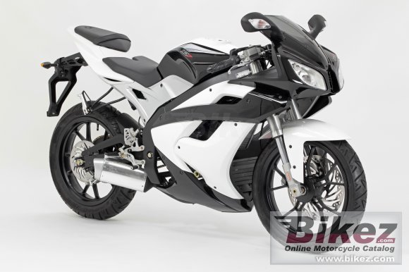 2012 Peugeot XR7 photo
